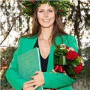 Laureata in Lingue offre aiuto compiti